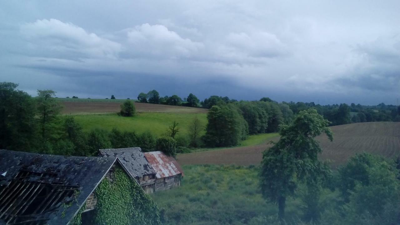 Le Domaine Willa Saint-Symphorien-des-Monts Zewnętrze zdjęcie